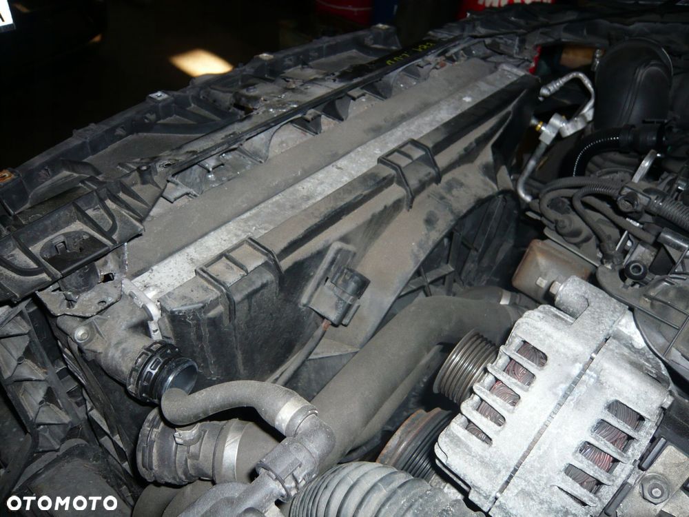 pas przedni komplet chłodnic wzmocnienie bmw serii 1 e81 2.0d - 3