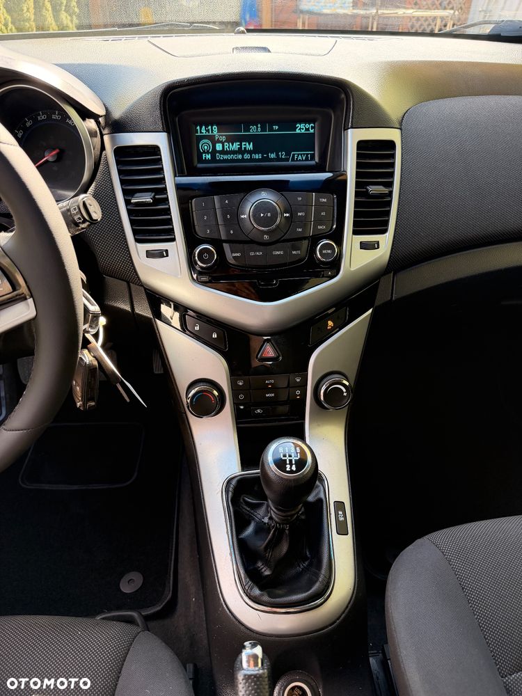 Chevrolet Cruze 1.6 LS - 38