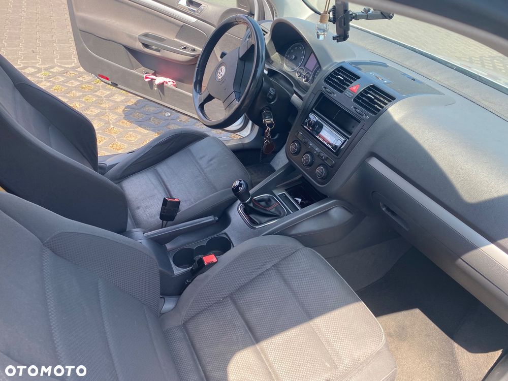 Volkswagen Golf 1.6 FSI Sportline - 6