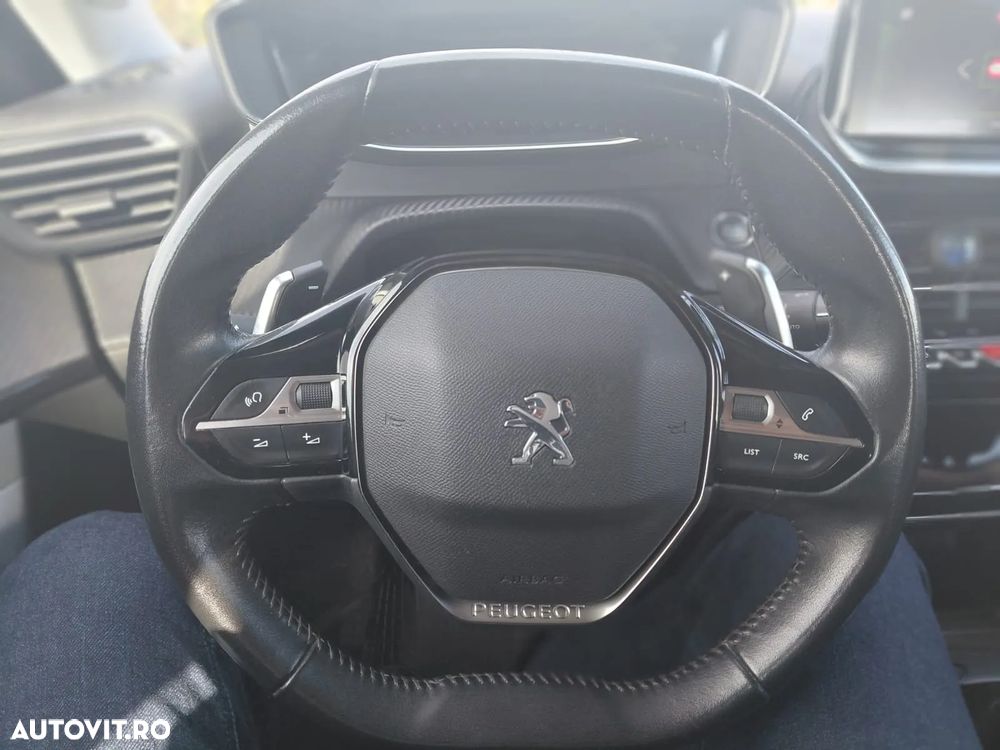 Peugeot 2008 1.5 BlueHDI 130 S&S EAT8 Allure - 12