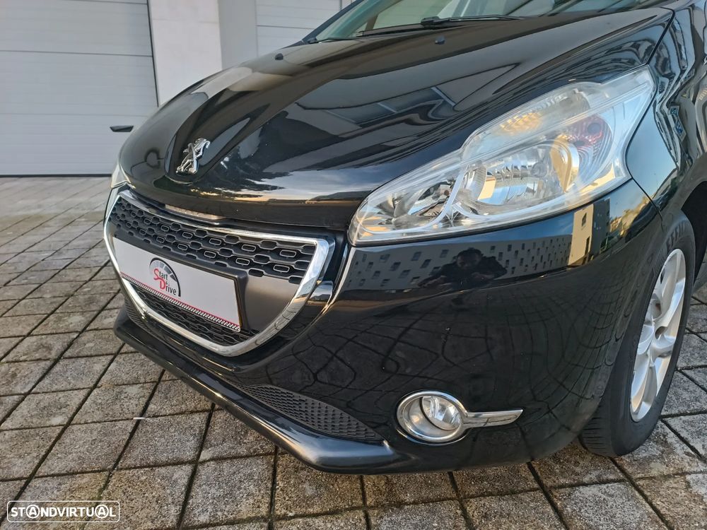 Peugeot 208 1.4 HDi Allure - 4