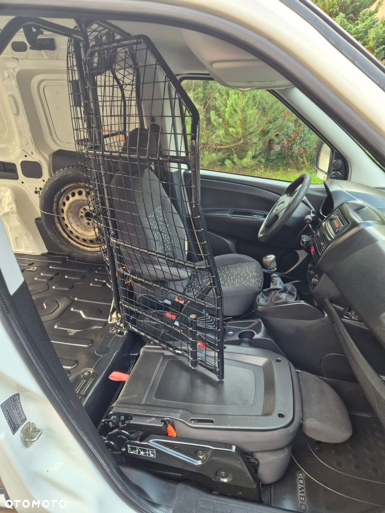 Opel Combo - 24