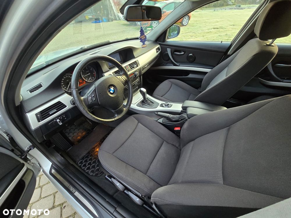 BMW Seria 3 320d DPF - 24