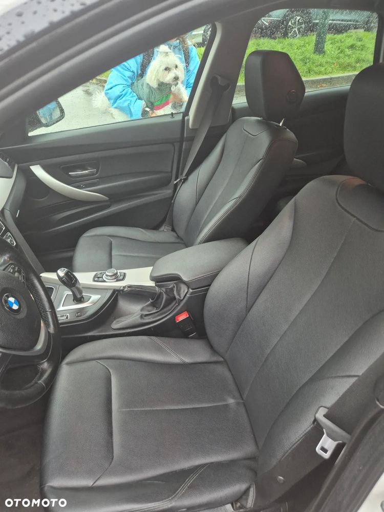 BMW 3GT 318d Business Edition - 33