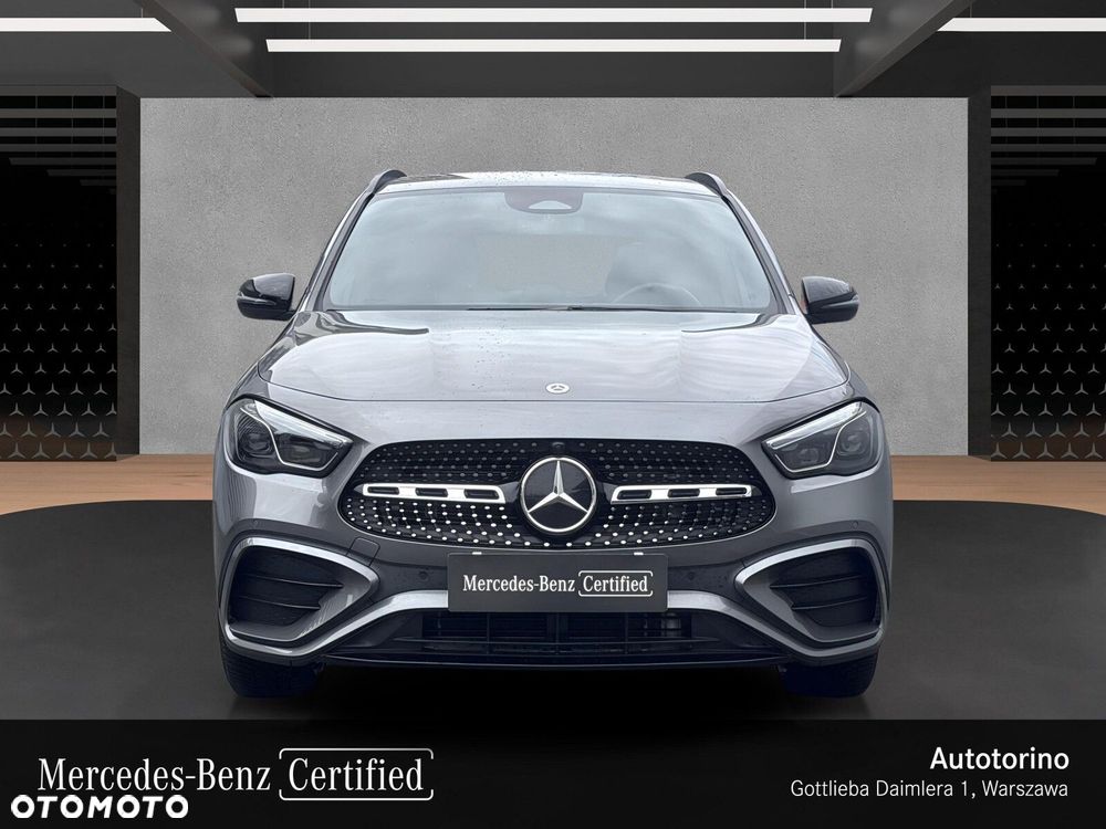 Mercedes-Benz GLA - 8