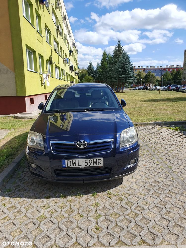 Toyota Avensis 2.0 D-4D - 1