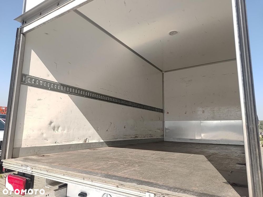 Mercedes-Benz Sprinter - 17