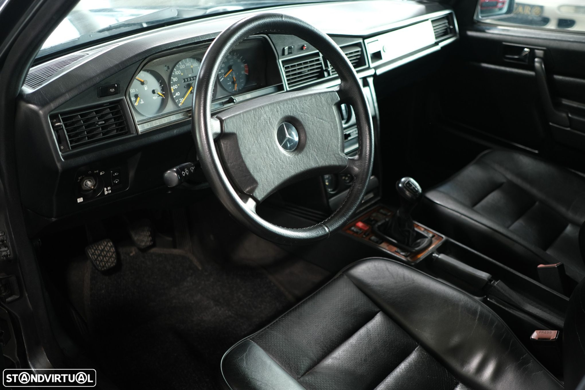 Mercedes-Benz 190 E 2.5-16 - 6