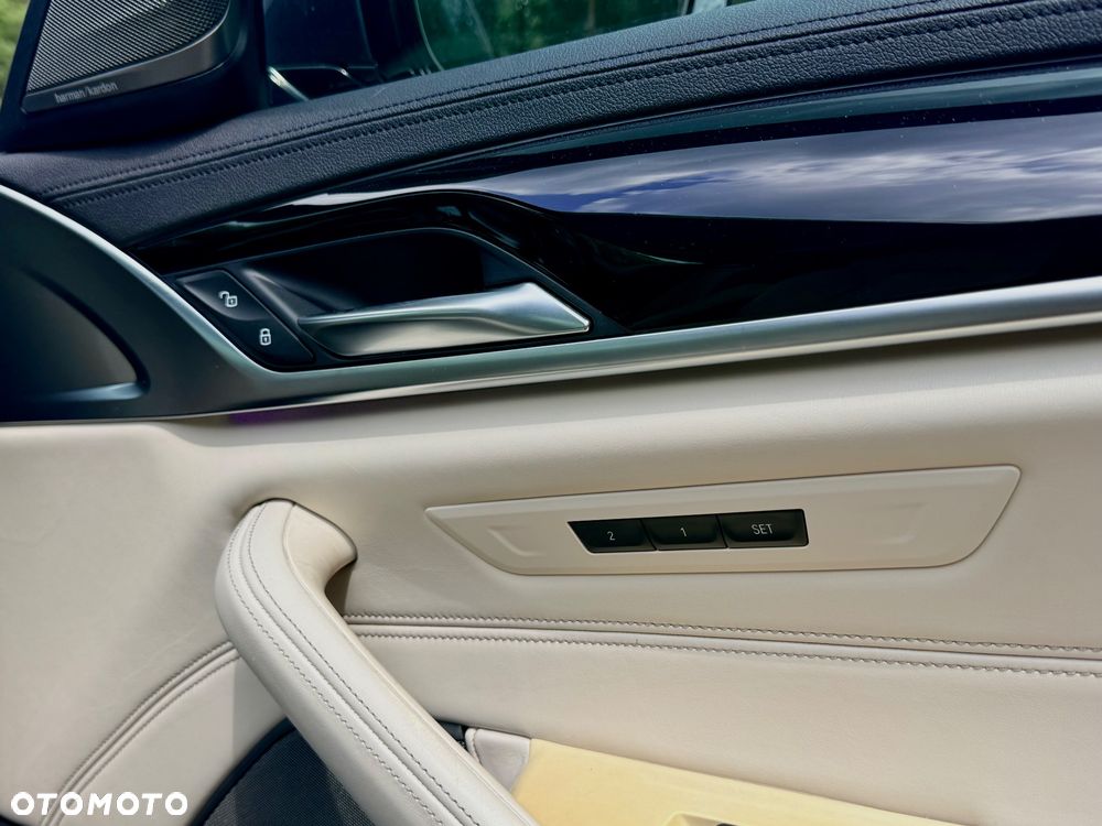 BMW Seria 5 520d xDrive Luxury Line sport - 30