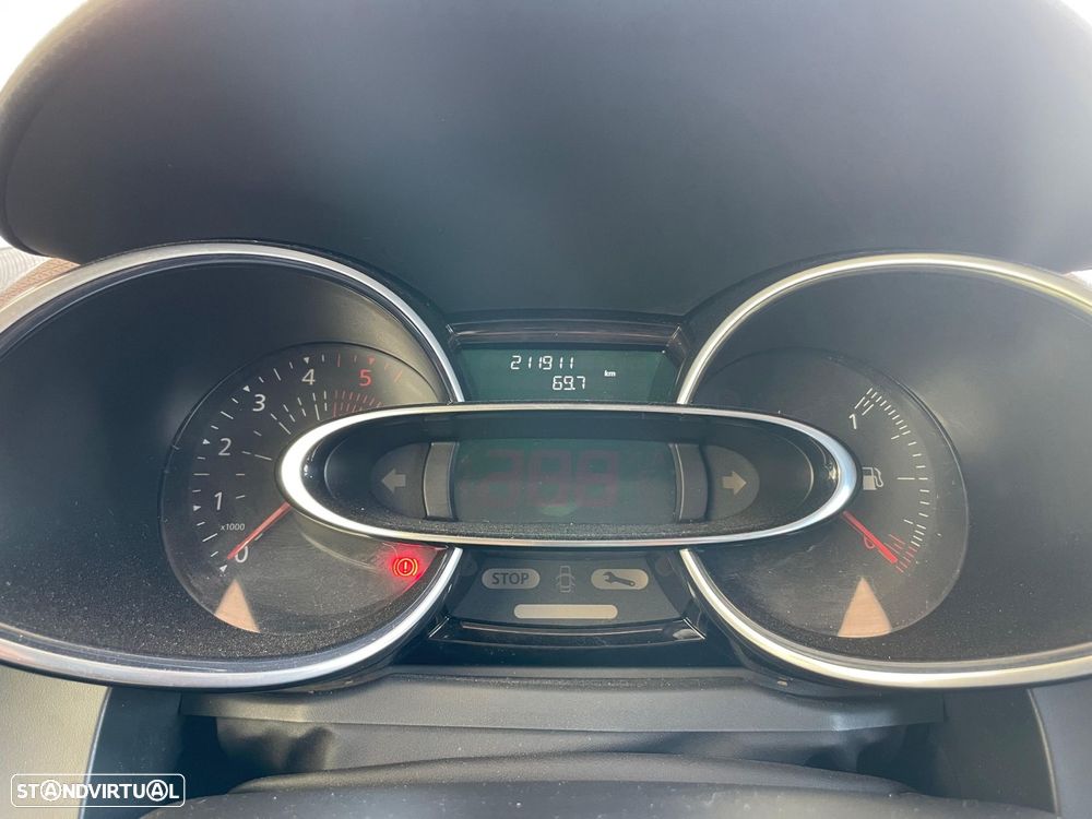 Renault Clio Sport Tourer 1.5 dCi GT Line - 9