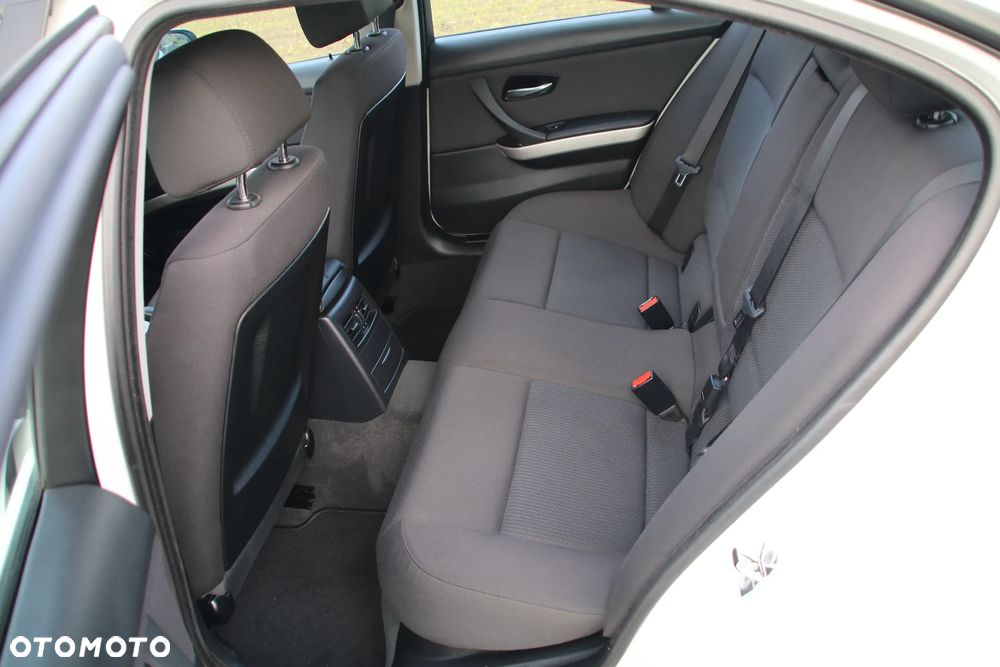 BMW Seria 3 318i - 20