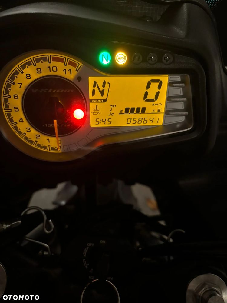 Suzuki V-STROM - 2