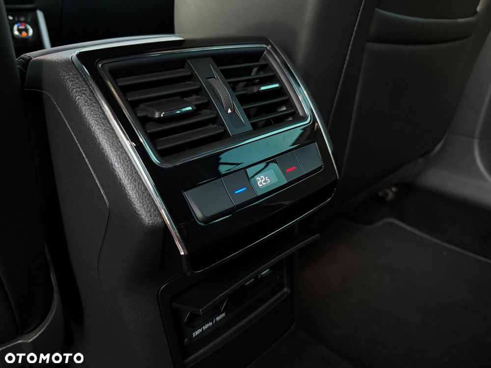 Skoda Superb 2.0 TDI Sportline DSG - 22
