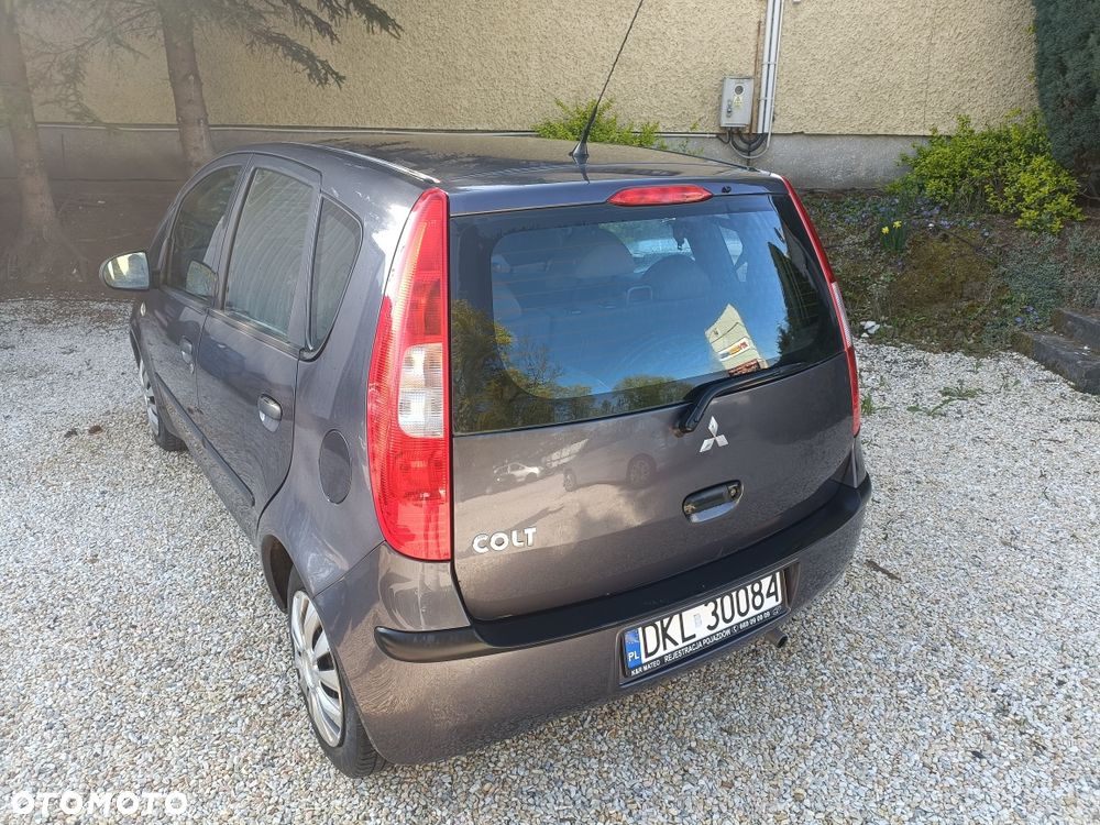 Mitsubishi Colt - 7