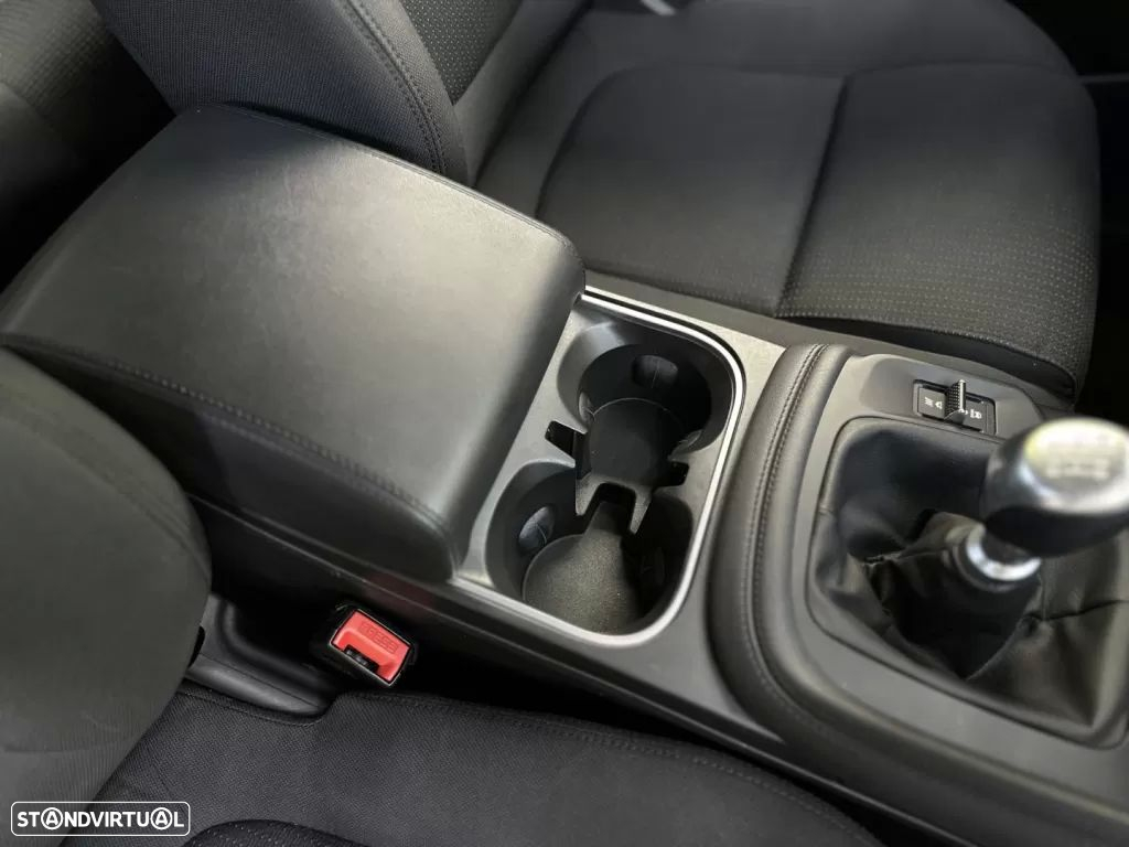 Jaguar E-Pace 2.0 i4D - 26