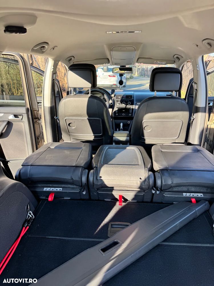 Volkswagen Touran 1.6 TDI DSG Highline - 6