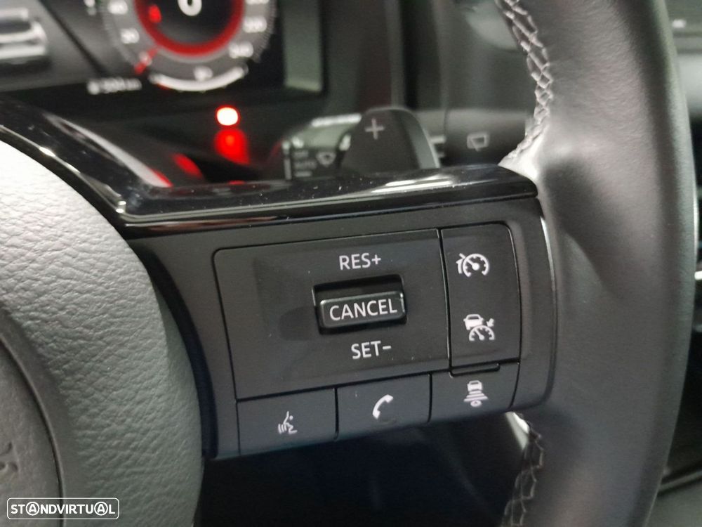 Nissan Qashqai 1.3 DIG-T N-Connecta LED+SKY - 10