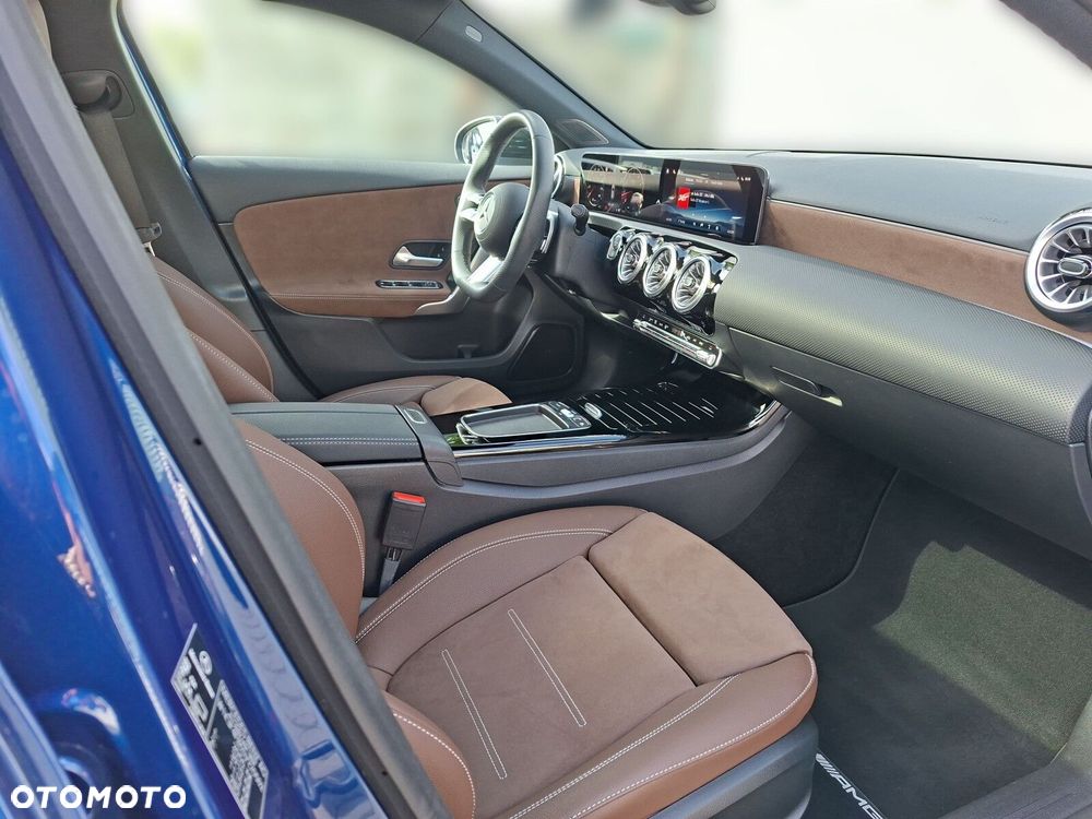 Mercedes-Benz Klasa A 220 4-Matic AMG Line 8G-DCT - 13