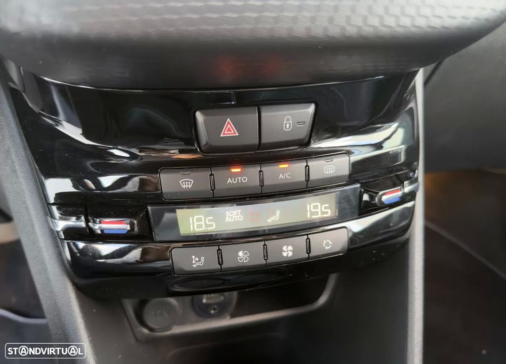 Peugeot 2008 1.6 BlueHDi Allure - 15