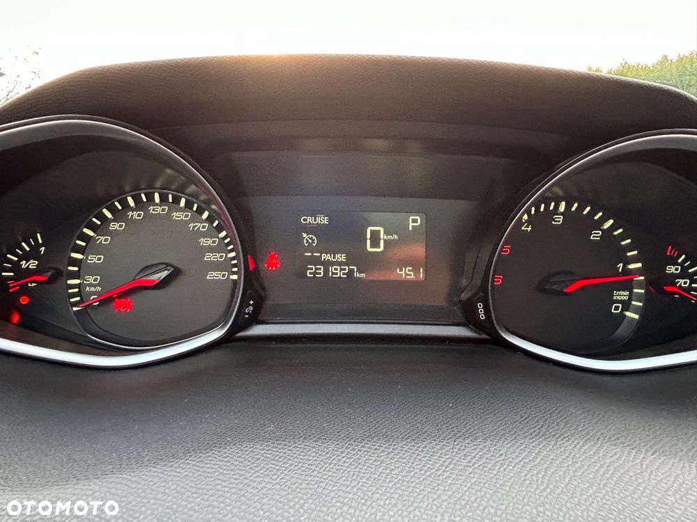 Peugeot 308 BlueHDi 150 Automatik Stop & Start Allure - 13