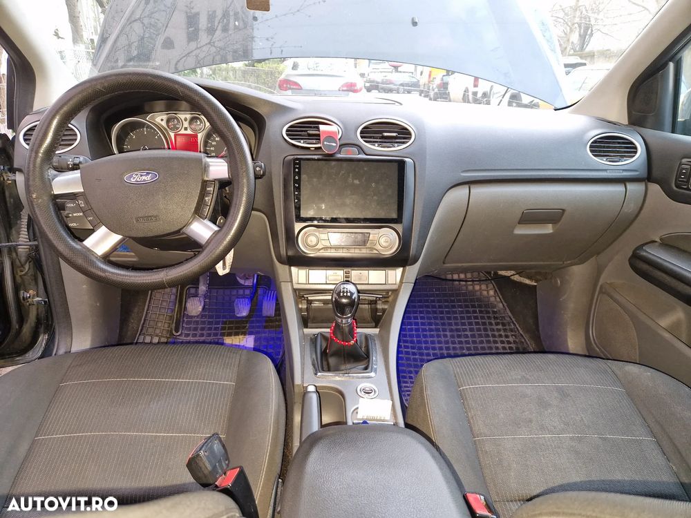 Ford Focus - 11
