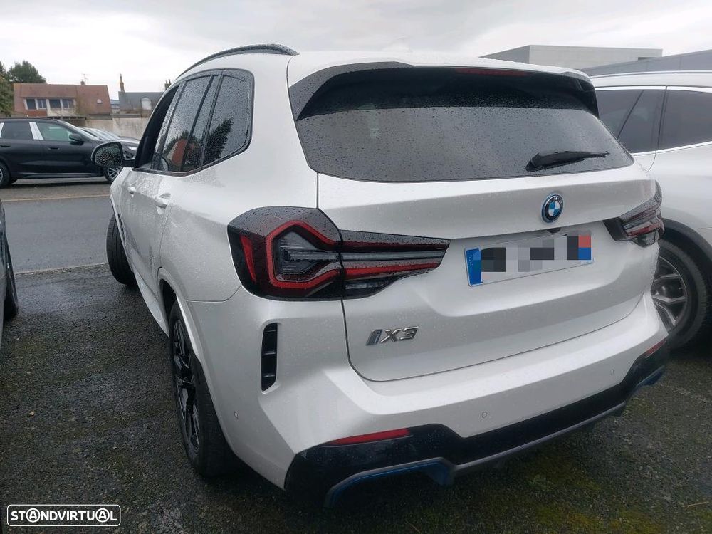 BMW iX3 M Sport Impressive - 4