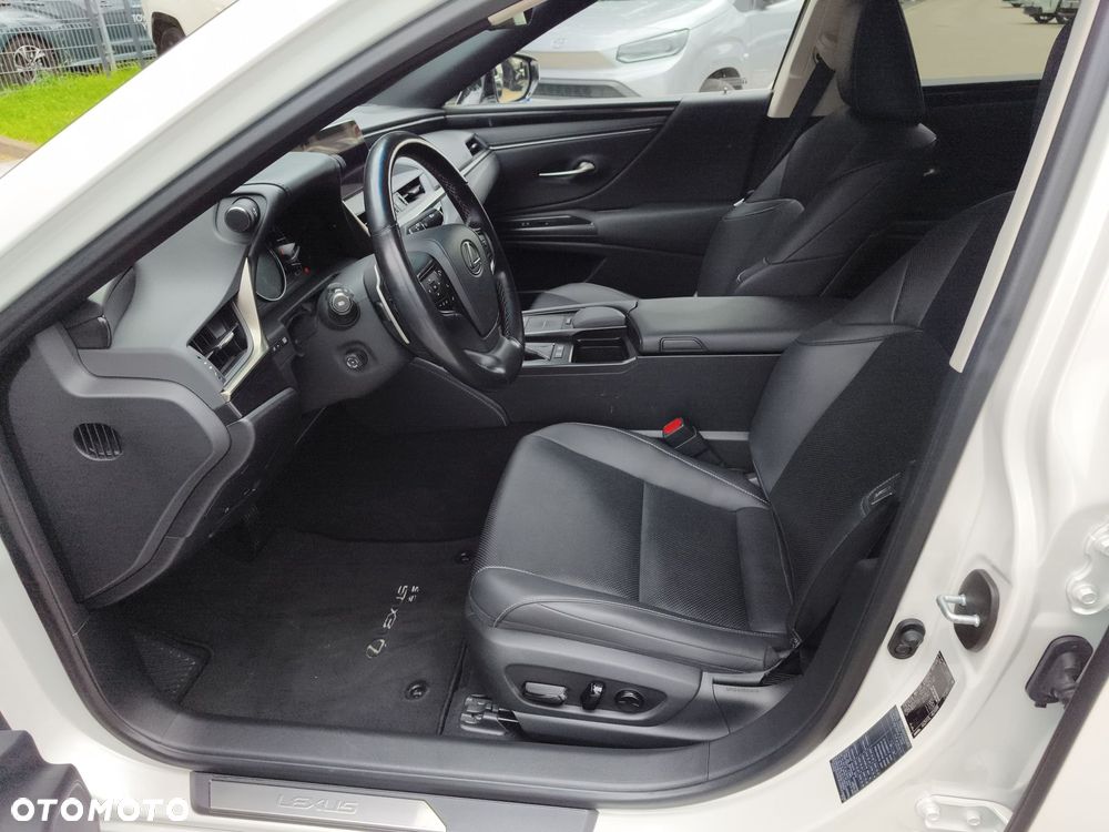 Lexus ES - 15