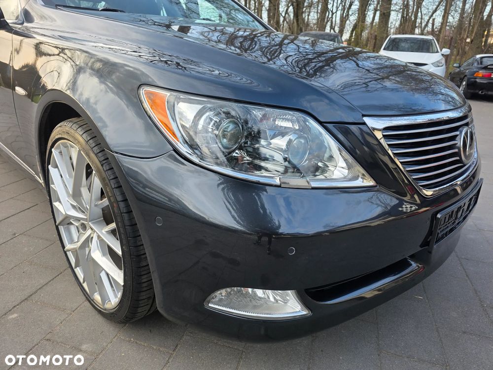 Lexus LS - 3