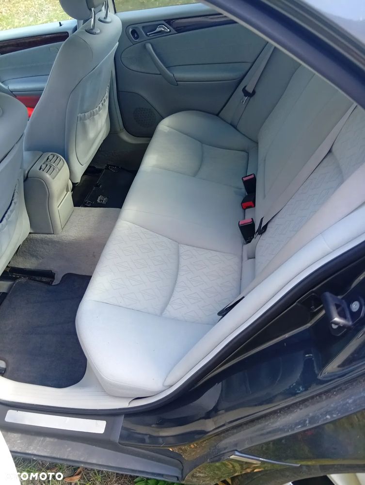 Mercedes-Benz Klasa C 240 Avantgarde - 9