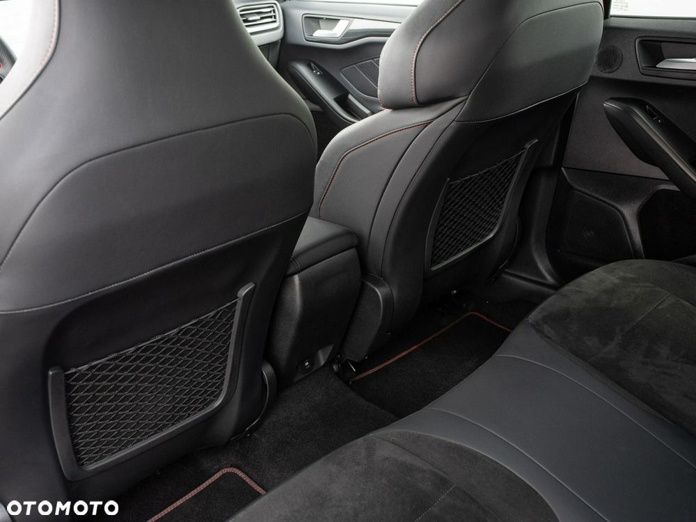 Ford Focus - 25