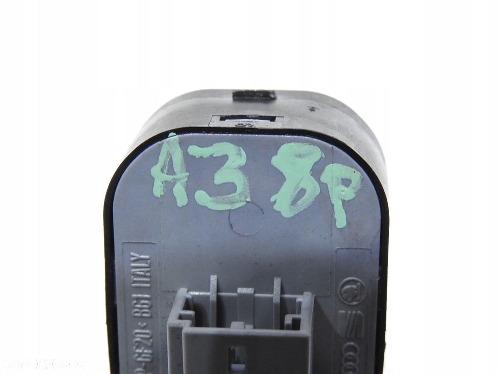 PRZEŁĄCZNIK REGULACJI LUSTEREK AUDI A3 8P LIFT - 6