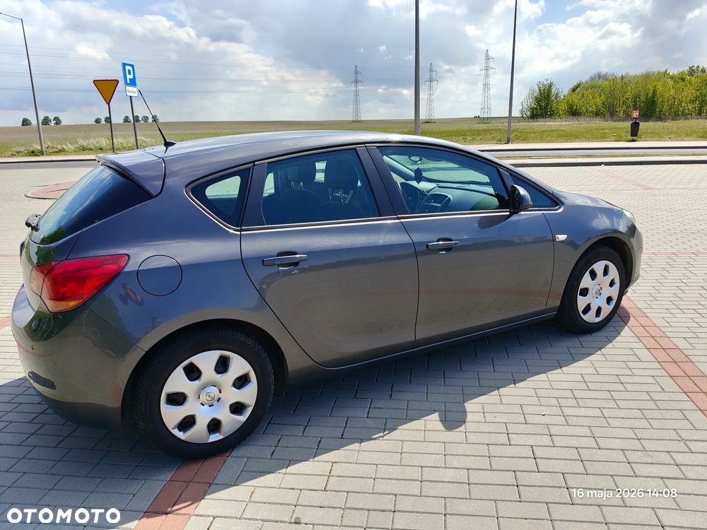 Opel Astra 1.6 Cosmo - 11