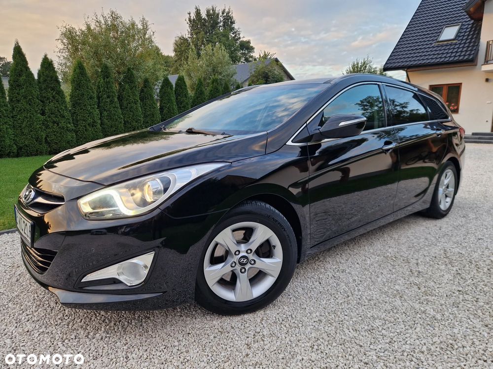Hyundai i40 i40cw 1.7 CRDi Automatik Fifa World Cup Edition - 1