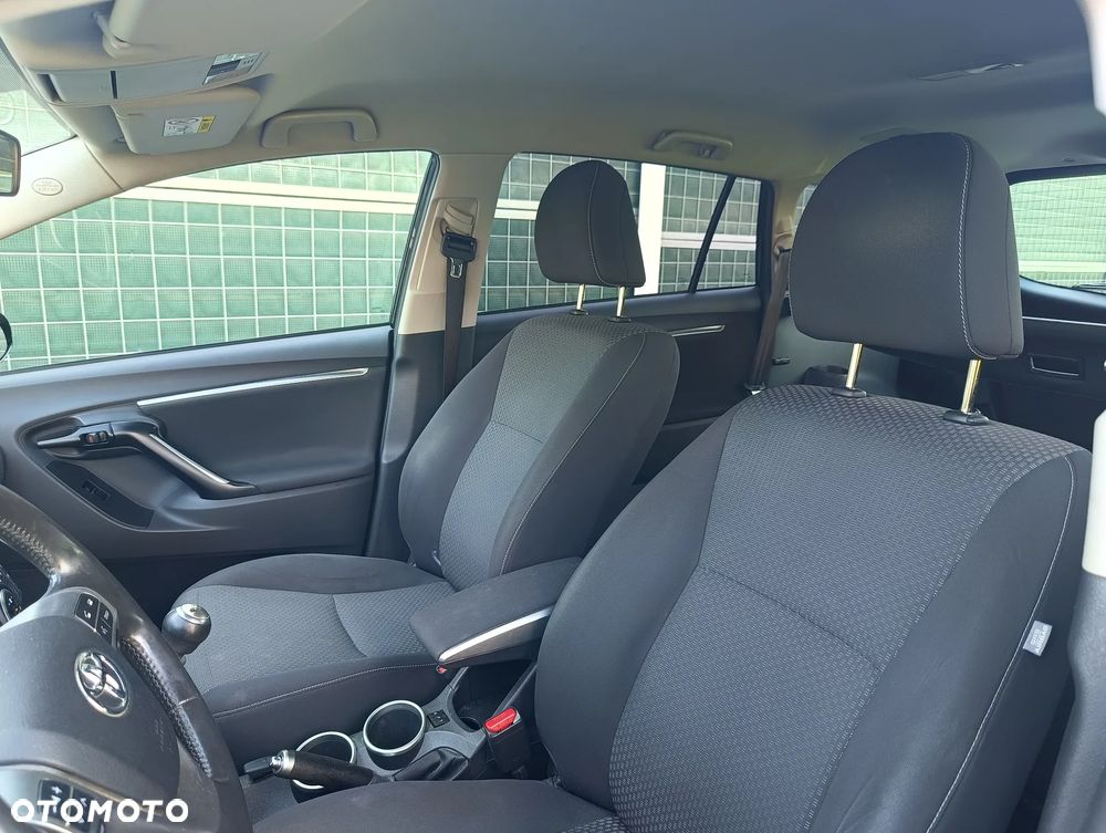Toyota Verso 1.6 Premium - 22