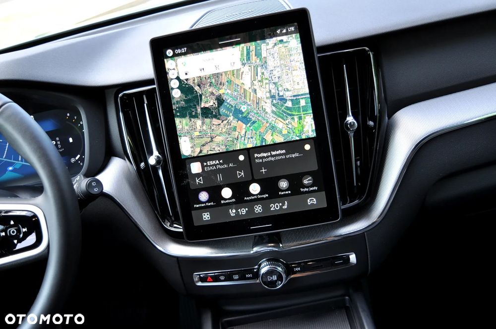 Volvo XC 60 B5 B AWD Plus Dark - 32
