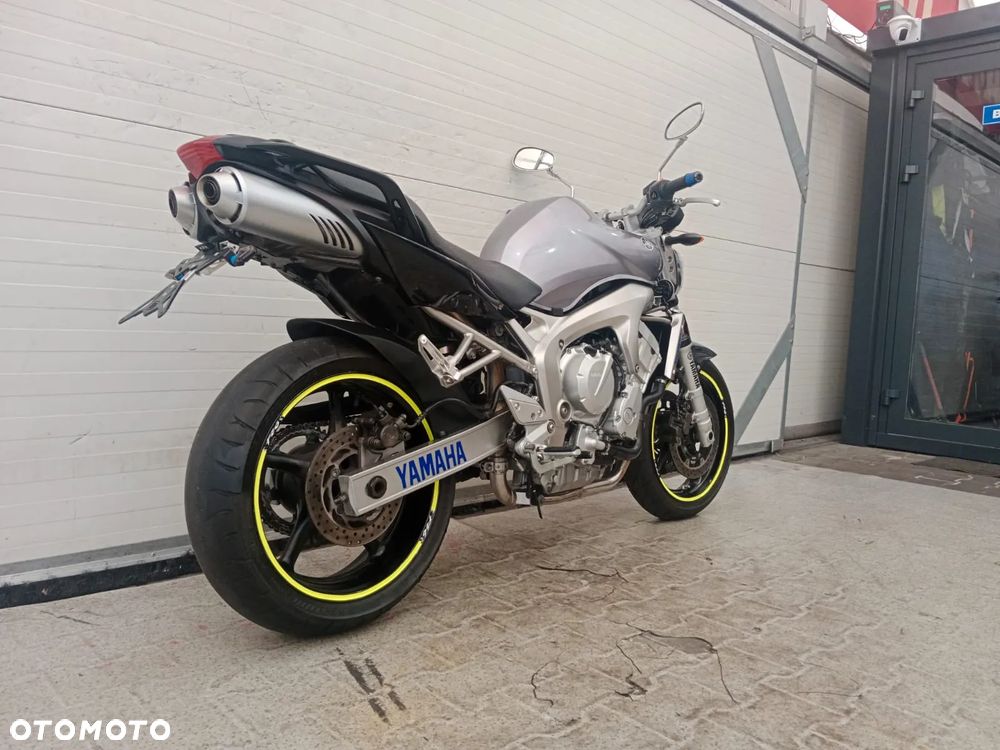 Yamaha FZ - 12