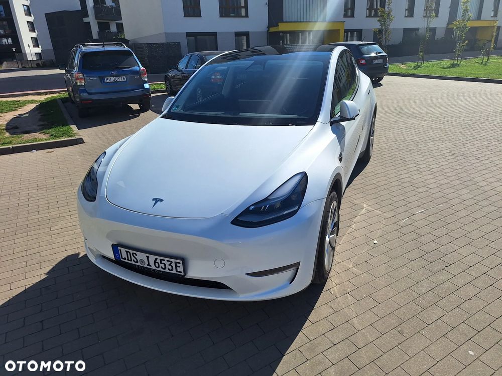 Tesla Y Long Range AWD - 7