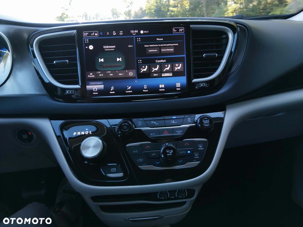 Chrysler Pacifica - 22