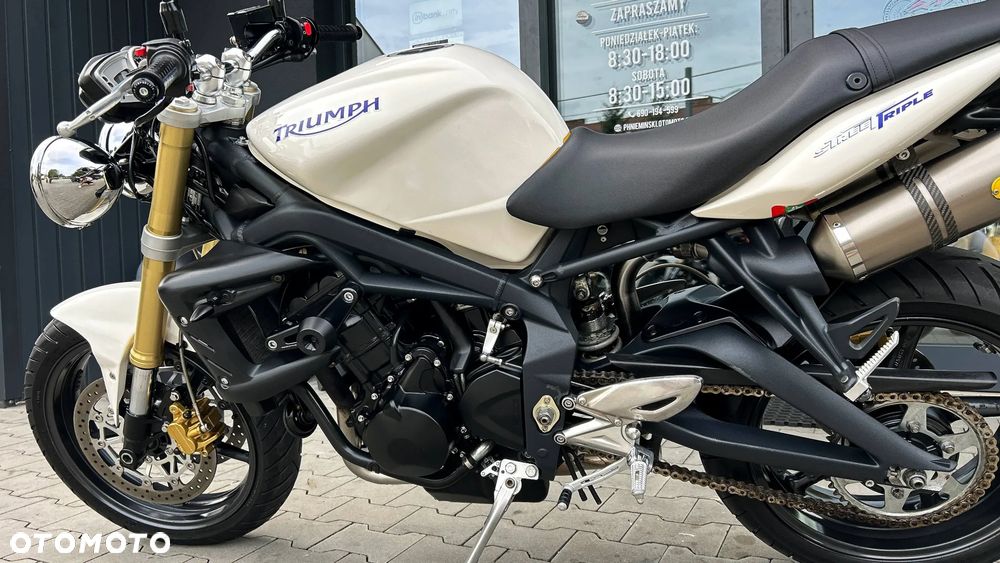 Triumph Street Triple - 21