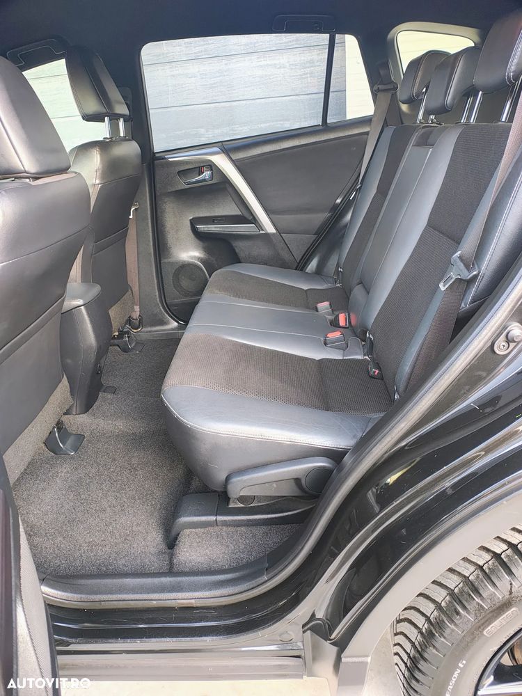 Toyota RAV4 2.0 D-4D 4x2 Start-Stop Executive - 6