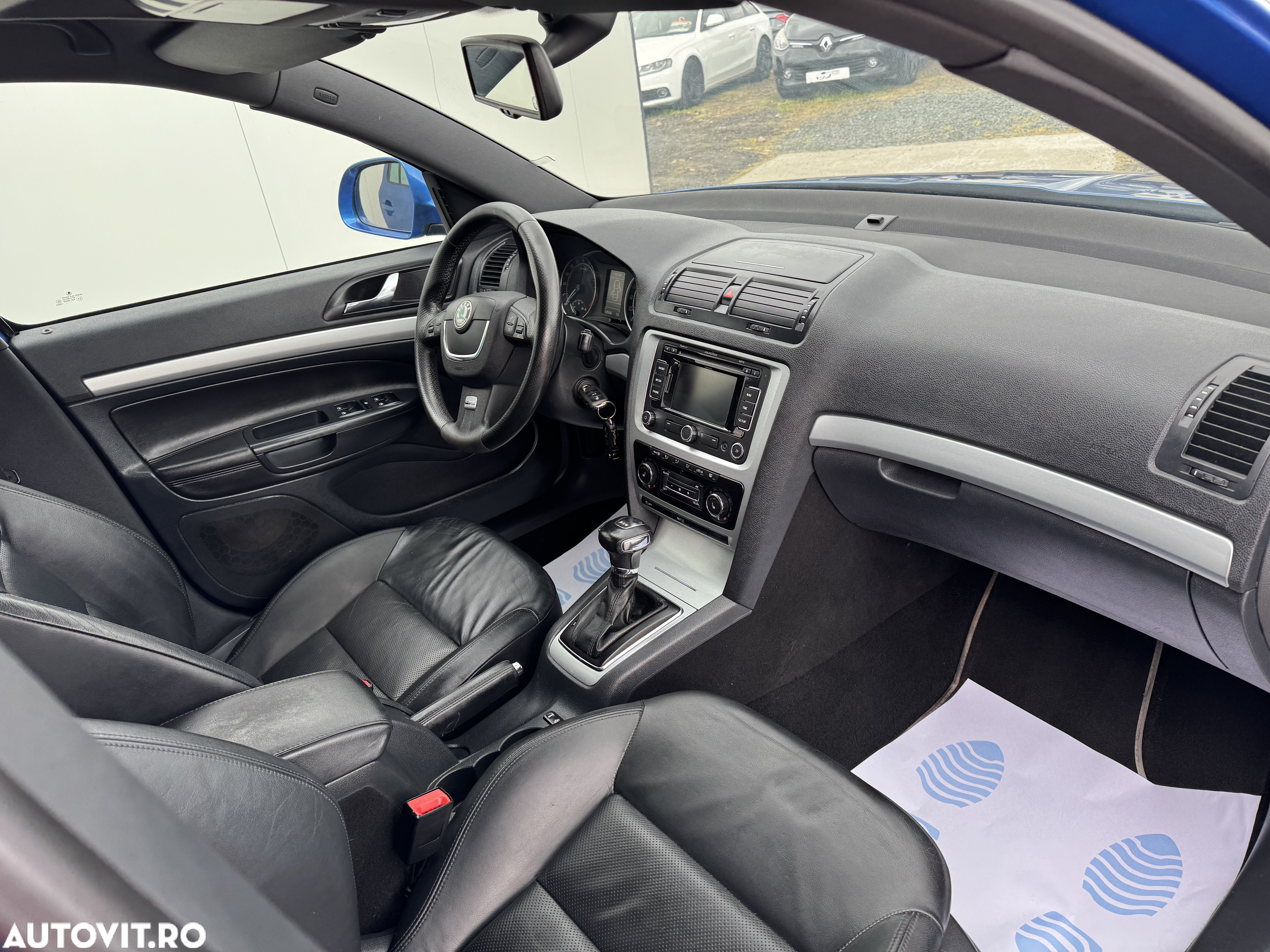 Skoda Octavia Combi 2.0 TDI DPF DSG RS - 7
