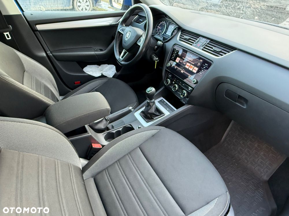Skoda Superb 2.0 TDI SCR Ambition - 13
