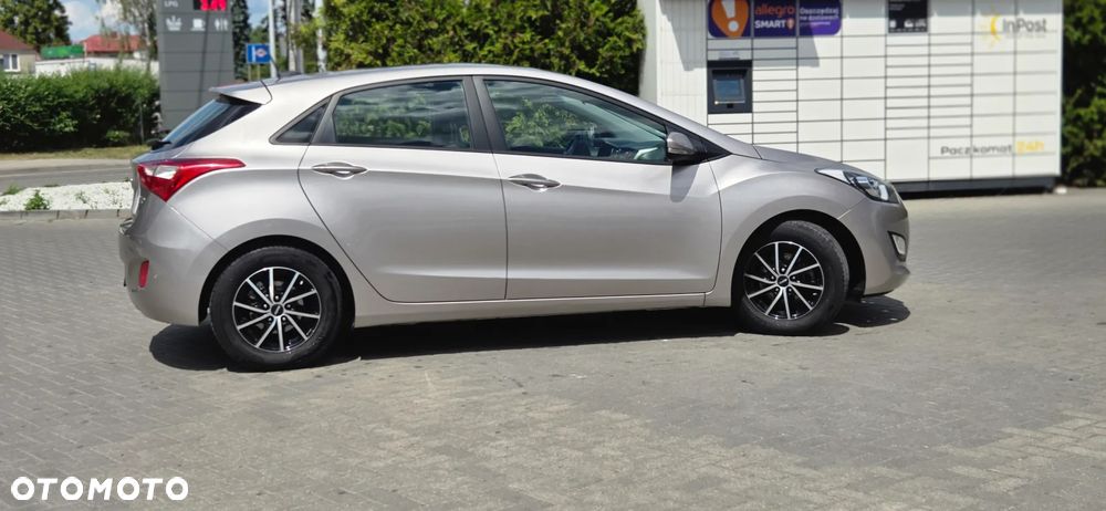Hyundai i30 1.6 CRDi Premium - 16