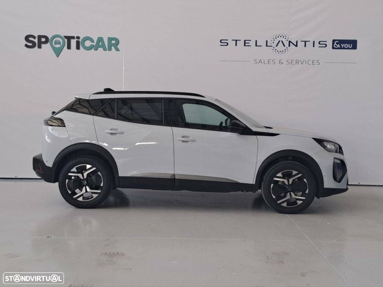 Peugeot 2008 1.2 PureTech Allure EAT8 - 4