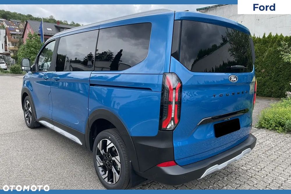Ford Tourneo Custom - 8