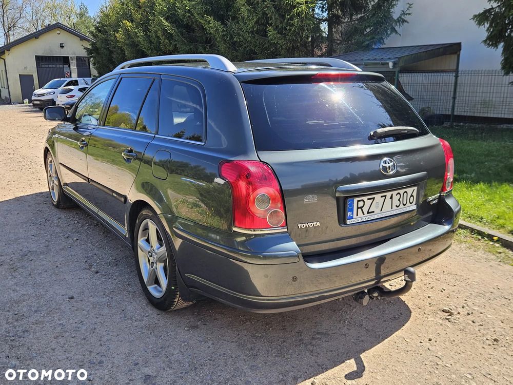 Toyota Avensis 2.2 D-4D Sol Plus 180 Premium - 7