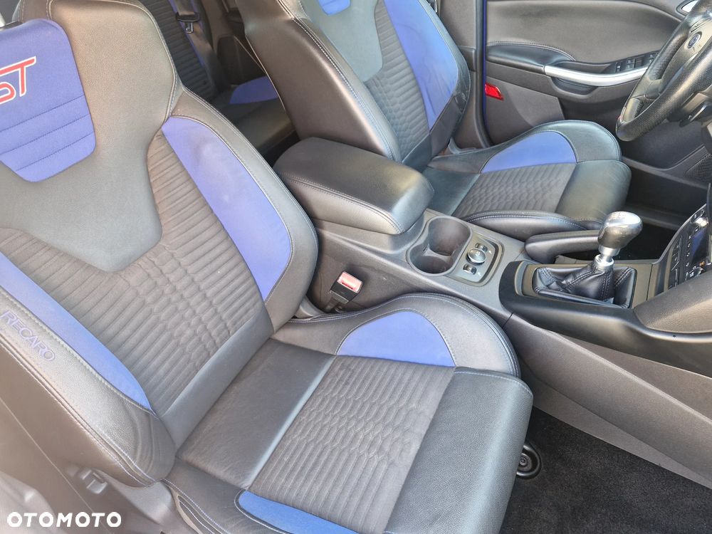 Ford Focus 2.0 EcoBoost ST - 13