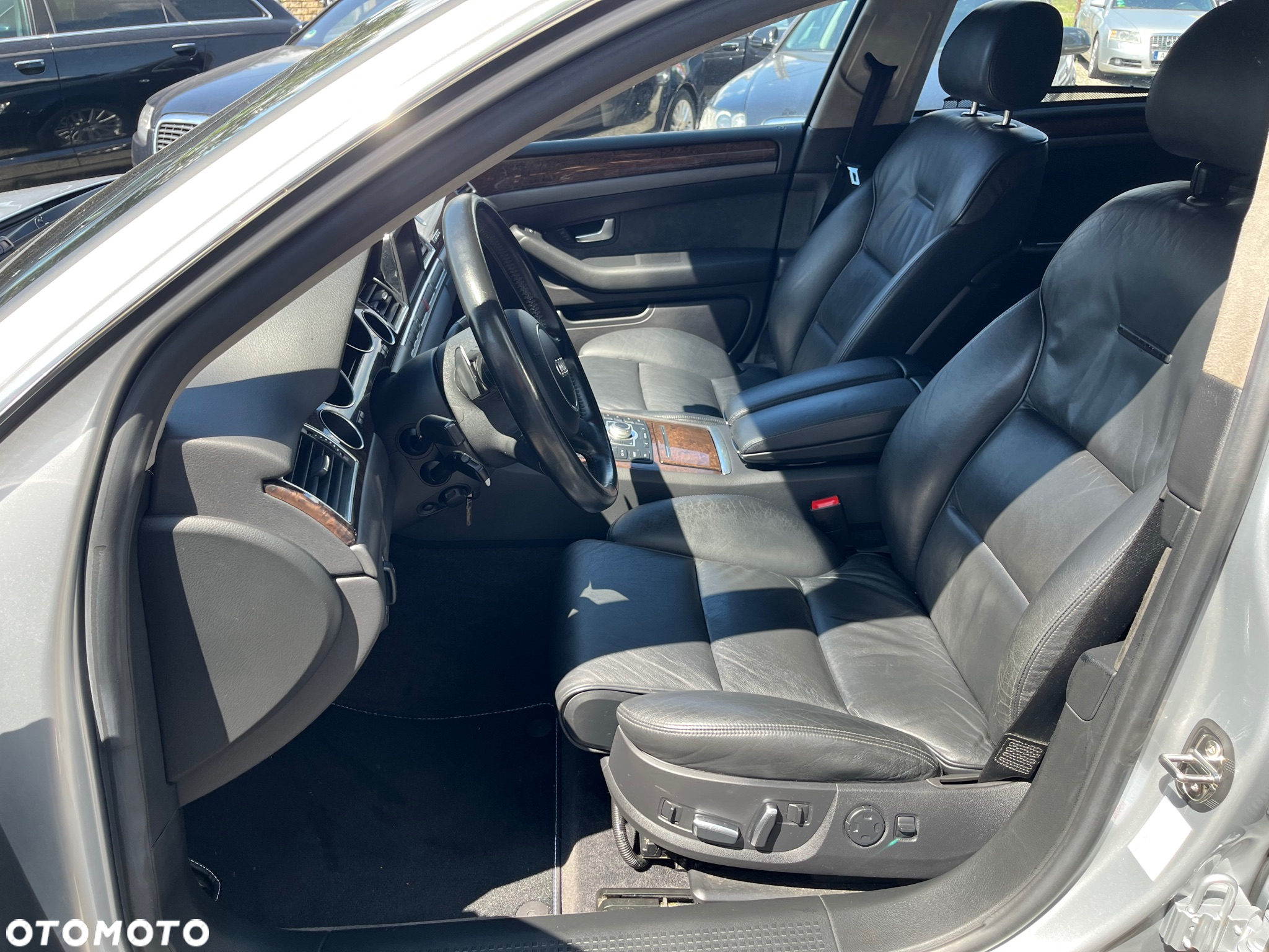 Audi A8 4.2 Quattro - 9