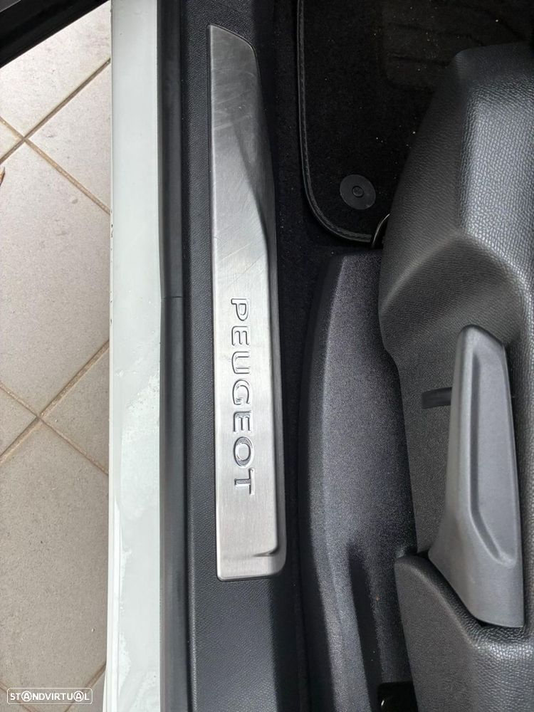 Peugeot 5008 1.5 BlueHDi GT EAT8 - 13