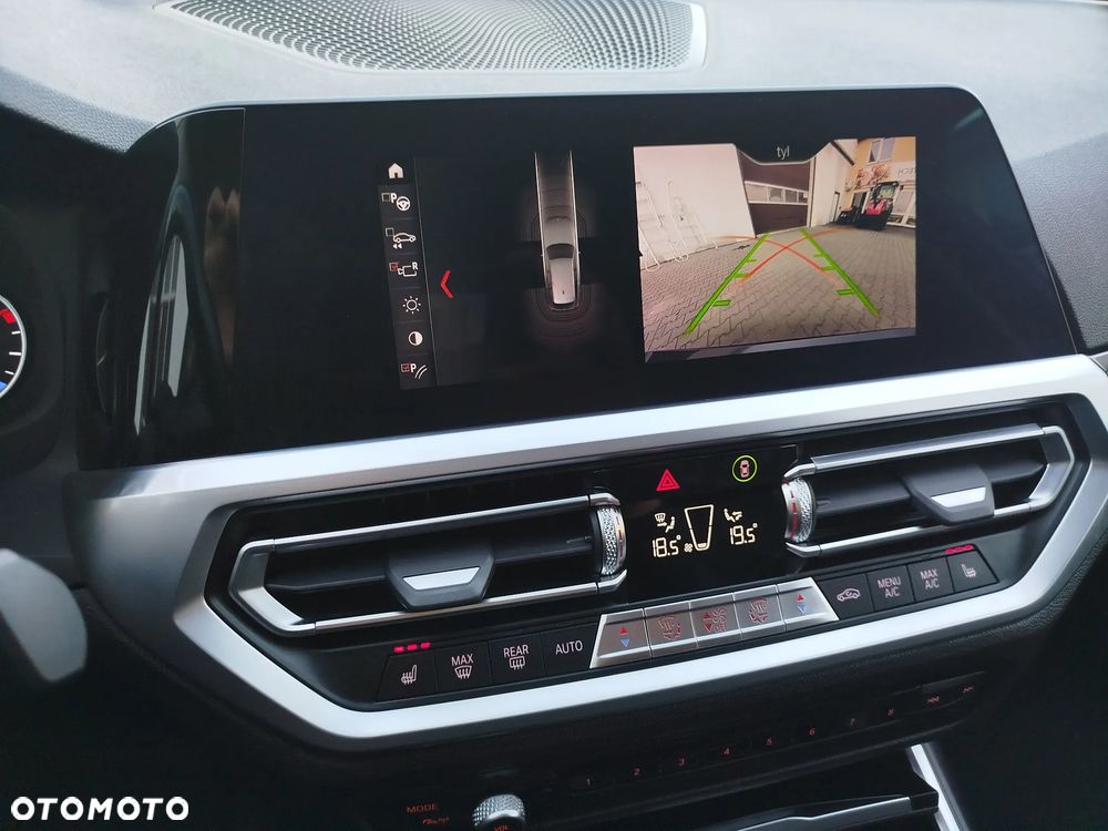 BMW Seria 3 318d Sport Line - 16